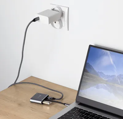 Obrázek produktu pro Reagle HUB USB-C adaptér HDMI 4k VGA USB MacBook PD 100W