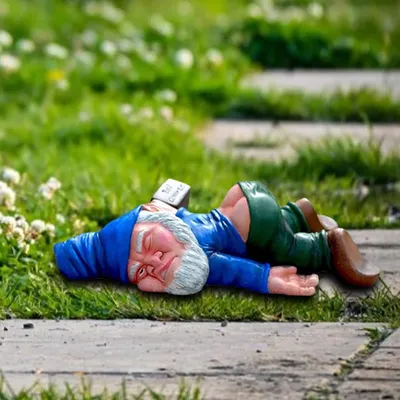 Produktbild von Lustiger Gartenzwerg, Gartenzwerg aus Kunstharz, GNOME-Statue, betrunkene Zwergskulptur für Zuhause, Garten, Hof, Rasen, Veranda, Außenornament, Geschenk