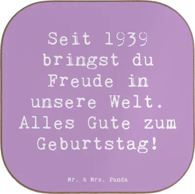 Produktbild von Mr. & Mrs. Panda Getränkeuntersetzer Spruch 1939 Geburtstag Freude - Lavendeltraum - Geschenk, Untersetzer für Gläser, geboren, besondere Person, Tee, Happy Birthday