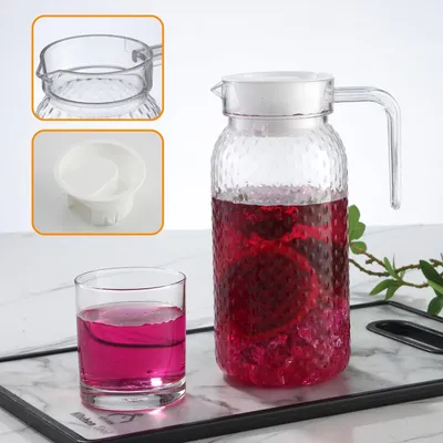Produktbild von 1-Liter Wasserkaraffe mit Deckel - Transparenter Saftkrug - Plastik-Acrylflasche für Limonade, Eistee, Milch, Saft - 2er-Pack