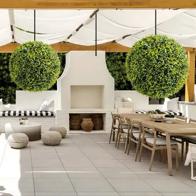 Productafbeelding van Kunststof buxusbollen set van 4 – Hangende kunstplantenbollen, 32 cm – Groene decoratie voor binnen en buiten