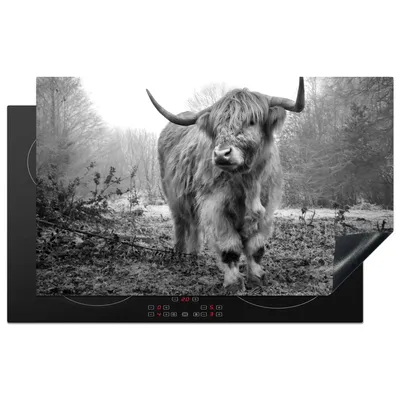 Produktbild von KitchenYeah© Herdabdeckplatte Schottischer Highlander - Wald - Nebel - Kuh - Tiere - Natur , 83x51cm, Küche Deko, Glaskeramikkochfeld Herdabdeckung, Abdeckplatte fùr Kochfeld