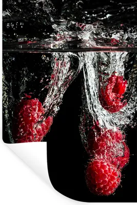 Produktbild von MuchoWow® Wandtattoo Wandsticker Wandaufkleber Himbeeren - Obst - Stilleben - Wasser - Schwarz - Rot 20x30 cm Selbstklebend und Repositionierbar - Sticker - Dekorfolie