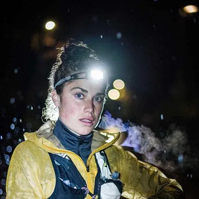 Image de Lampe frontale LED rechargeable de 250 lumens pour le camping et la randonnée