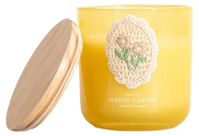 Produktbild von HOMLA CROHET Frühlingsgarten-Duftkerze 300 g