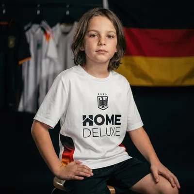 Produktbild von Home Deluxe TEAM DEUTSCHLAND - TRIKOT 2026 - Weiß, Größe 134 - 152 | Nahtlose Optik für echte Fans