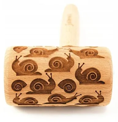 Produktbild von Folkroll Teigroller mit Schneckenmuster aus Holz, 19 cm