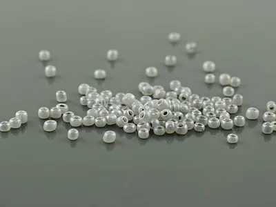 Produktbild von Vintageparts Rocailles Glasperlen grau silber 2 mm, ca. 500 Stück