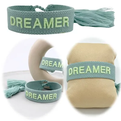 Produktbild von LS-LebenStil Canvas Statement Armband Dreamer Grün Salbei besticktes Stoffarmband gewebt textiles Quasten Spruch Boho Geschenk Freundschaftsarmband