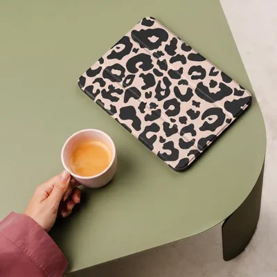 Productafbeelding van imoshion Design Trifold Bookcase voor de Lenovo Tab M11 - Leopard, AI-gegenereerde afbeelding