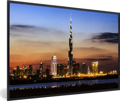 Produktbild von MuchoWow® MuchoWow® Gerahmtes Poster Der Burj Khalifa beleuchtet von einem fantastischen Himmel 60x40 cm - Poster mit zchwarzem Bilderrahmen - Printing - Wanddeko Schlafzimmer