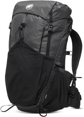 Schwarzer Mammut Ducan 26 Rucksack mit gepolsterten Schultergurten und mehreren Außentaschen