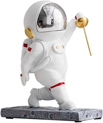 Image de Représentation d'un astronaute peinte à la main - 16,5 cm de hauteur - Objet de décoration pour le bureau