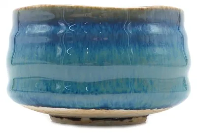 Produktbild von Handgefertigte Matcha-Schale - Traditionelle Chawan - Grau-blaues Glasur - Keramisches Material - Geeignet für Teezeremonie - Komfortabel in der Nutzung - Teeschale