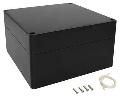Imagen del producto de Caja de distribución, fabricada en plástico ABS, con grado de protección IP65 (resistente al agua), dimensiones 160 x 160 x 90 mm, para uso en exteriores