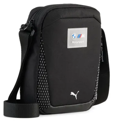 Produktbild von BMW M Motorsport Umhängetasche Puma 2026, Offizieller Fanartikel, Schwarze Schultertasche mit Reißverschluss, Mesh-Rückseite & verstellbarem Gurt