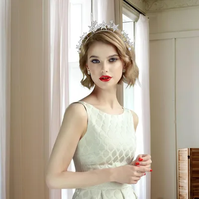 Produktbild von Glitzernde Halo Krone mit Strass - Göttin Kopfschmuck - Braut Haarschmuck - Tiara für Frauen und Mädchen - Hochzeitsfeier (Silber)