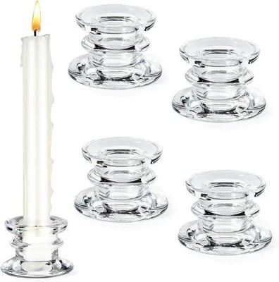 Image de Ensemble de bougeoirs en verre pour la décoration de table, comprenant des bougeoirs et des chandeliers. Modèle compact idéal pour les mariages, les fêtes et les décorations de Noël.