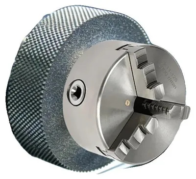 Imagen del producto de Mandril autocentrante, con un diámetro de 125 mm, velocidad máxima de 3000 RPM, precisión de centrado de 0,07 mm, rango de mordazas interiores de 2,5-40 mm y rango de mordazas exteriores de 38-110 mm