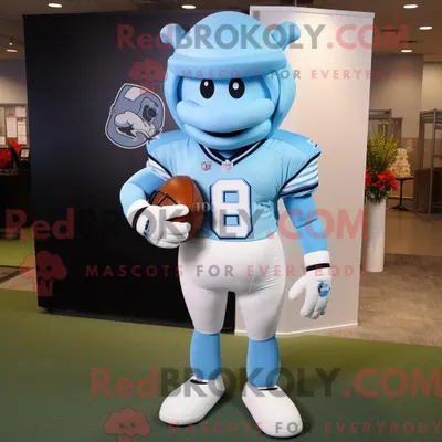 Produktbild von Maskottchen-Figur REDBROKOLY mit himmelblauem American-Football-Helm bekleidet mit Polo-Shirt und Schnürsenkeln