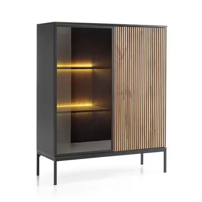 Produktbild von Vitrine mit LED-Beleuchtung, moderne Glasvitrine mit Schublade, Vitrinenschrank aus MDF mit Glasfront und Holzfüßen in Wotan-Eiche Schwarz