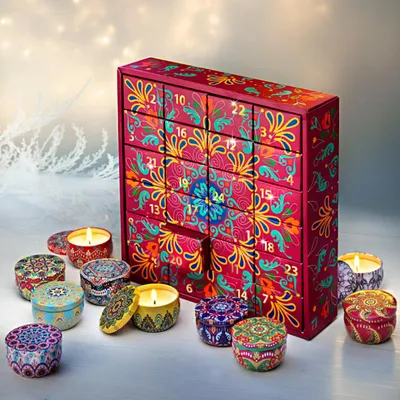 Produktbild von BRAST Adventskalender | 24 Mini Duftkerzen | 12 Duftnoten wie Vanille-Coco Sandelholz & Waldbeere | dekorative Metalldosen zum wiederverwenden | Brenndauer bis zu 8 Stunden