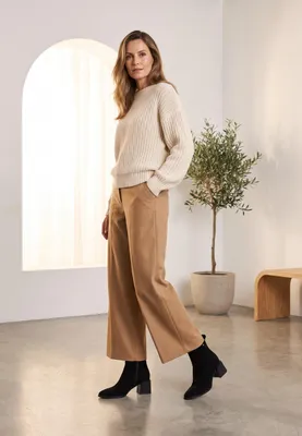 Produktbild von Schwarze Wildleder-Ankle-Boots mit Zierabsatz und goldenen Details, Größe 41