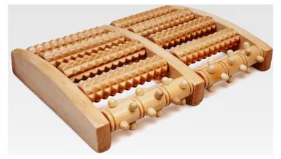Produktbild von Fußmassageroller aus Holz zur Förderung der Durchblutung und Linderung von Fußschmerzen