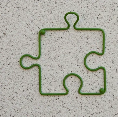 Produktbild von Designer Kleiderhaken "Puzzle" 20 cm Garderobe Wandhaken Haken aus Metall / Farbe: Grün