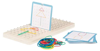 Image de BS Toys : Tableau géométrique en bois, jeu pour deux joueurs