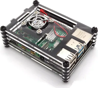 Produktbild von BerryBase Gehäuse für Raspberry Pi 4 mit Lüfter, stackable, transparent/schwarz