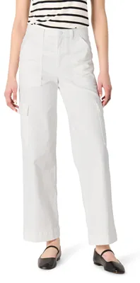 Imagen del producto de Pantalón cargo para mujer de la marca Essentials, con cintura alta, corte regular y largo completo