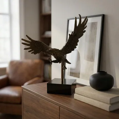 Produktbild von Bronze Adler Figur patiniert auf schwarzem Sockel , H.36 cm