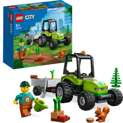 Produktbild von LEGO City 60390 Bauernhof-Set mit grünem Kleintraktor, Anhänger, Gärtner-Minifigur, Tierfigur, Gießkanne, Besen, Schaufel, 86 Teile, ab 5 Jahren, 7 cm Höhe, 18 cm Länge, 6 cm Breite