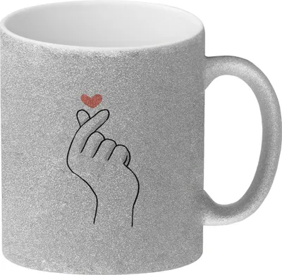 Produktbild von K-Pop Glitzer-Kaffeebecher in Schwarz-Weiß mit Herzsymbol