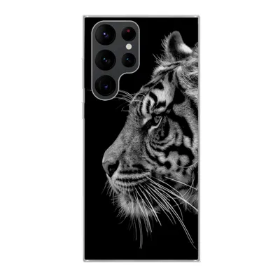Produktbild von MuchoWow® Handyhülle Schutzhülle Hülle für Samsung Galaxy S22 Ultra Tiger auf schwarzem Hintergrund in schwarz und weiß Silikon Softcase Handy Hülle - Abbildung