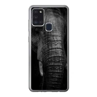 Produktbild von MuchoWow® Handyhülle Schutzhülle Hülle für Samsung Galaxy A21s Elefant auf schwarzem Hintergrund in schwarz und weiß Silikon Softcase Handy Hülle - Hartschale