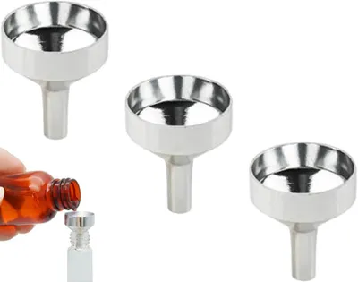 Imagen del producto de Pequeños embudos metálicos, juego de 3 unidades, con un diámetro de 1,8 cm, ideales para botellas pequeñas