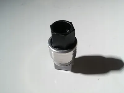 Obrázok produktu pre VOLVO C30 C70 Snímač tlaku klimatizácie OE 31332642