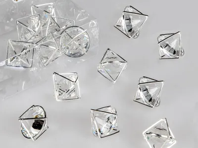 Produktbild von Streudeko Pyramiden silber mit Kristallglas 12 Stück in Klarsicht BOX Formano WA