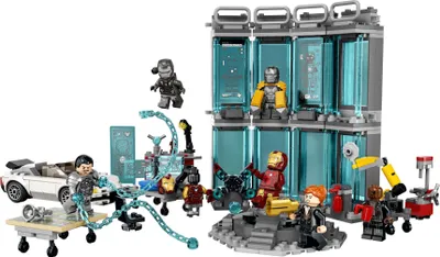 Image de LEGO 76216 Marvel l'atelier d'Iron Man avec 3 armures de combat, petite voiture jouet et robot, jouet Avengers à construire, set avec 5 figurines, cadeau pour enfants dès 7 ans