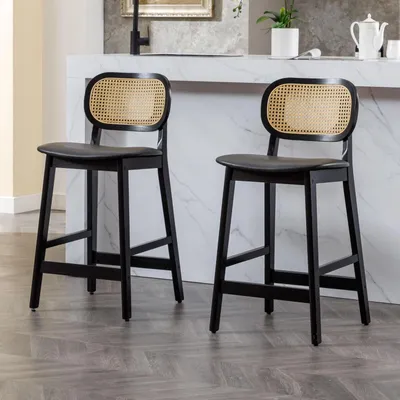 Immagine prodotto di Set di 2 sgabelli da bar, struttura in legno, seduta in ecopelle, schienale in rattan, altezza seduta 66 cm, colore nero