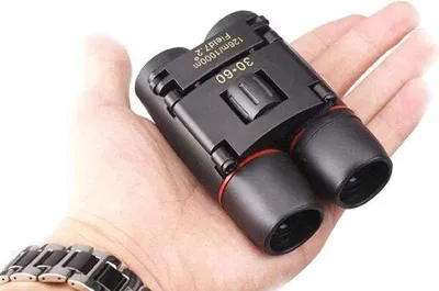 Produktbild von Famanu Fernglas 30 x 60 kompakt - zusammenklappbar - mit Tragetasche - leichtes Taschenfernglas für Erwachsene