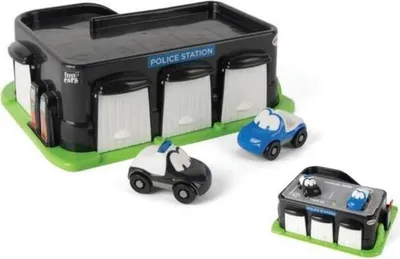 Produktbild von Polizeigarage mit 2 Autos Fun cars / Dantoy