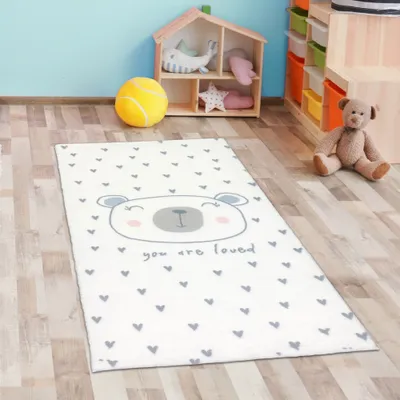Zdjęcie produktu dla Łatwy w pielęgnacji dywanik do zabawy - uroczy miś - serduszka w kolorze kremowym rozmiar - 80 x 150 cm