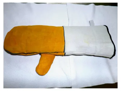 Produktbild von Hitzebeständiger Backhandschuh, 1 Paar