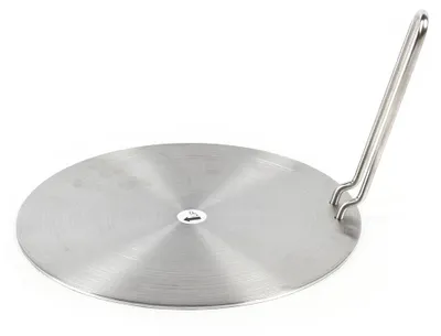 Immagine prodotto di Adattatore a induzione con manico - Piastra distributrice di calore per piani cottura a induzione - 24 cm - Spessore 3 mm - Acciaio inossidabile e alluminio - Finitura spazzolata e lucida - Adatto a diversi tipi di pentole e padelle