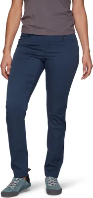 Damenhose "W Notion SL Pants" von Black Diamond; dunkelblau; ideal für Klettern und Bouldern.
