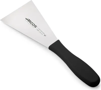 Zdjęcie produktu dla Łopatka Arcos 2900 - 299625 wykonana ze stali nierdzewnej Nitrum i ergonomicznego czarnego polipropylenu mango o wymiarach 12,5 x 9 cm, z osłoną uchwytu.