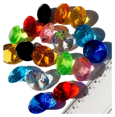 Produktbild von 18 Stück 30mm große bunte Deko-Diamanten aus Acryl